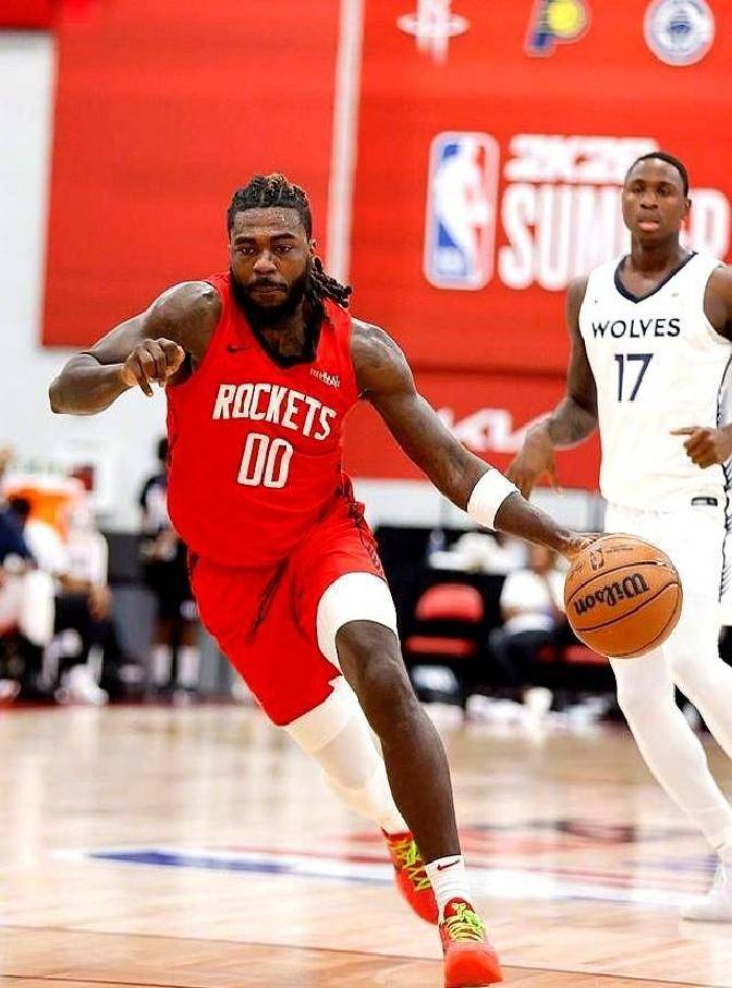 包含火箭惊险逆转人，森林狼客场获胜的词条