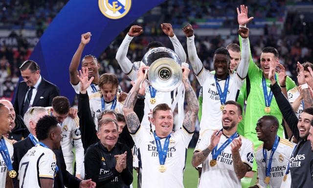 欧洲之巅：西甲球队实现历史性胜利称霸