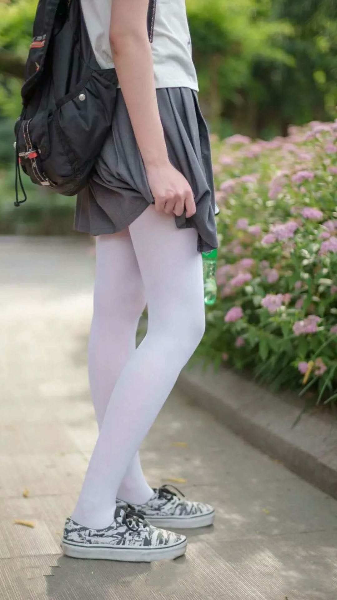 雷火电竞主播-金笼锁猛虎，巴尔韦德在年度焦点之战中破笼而出