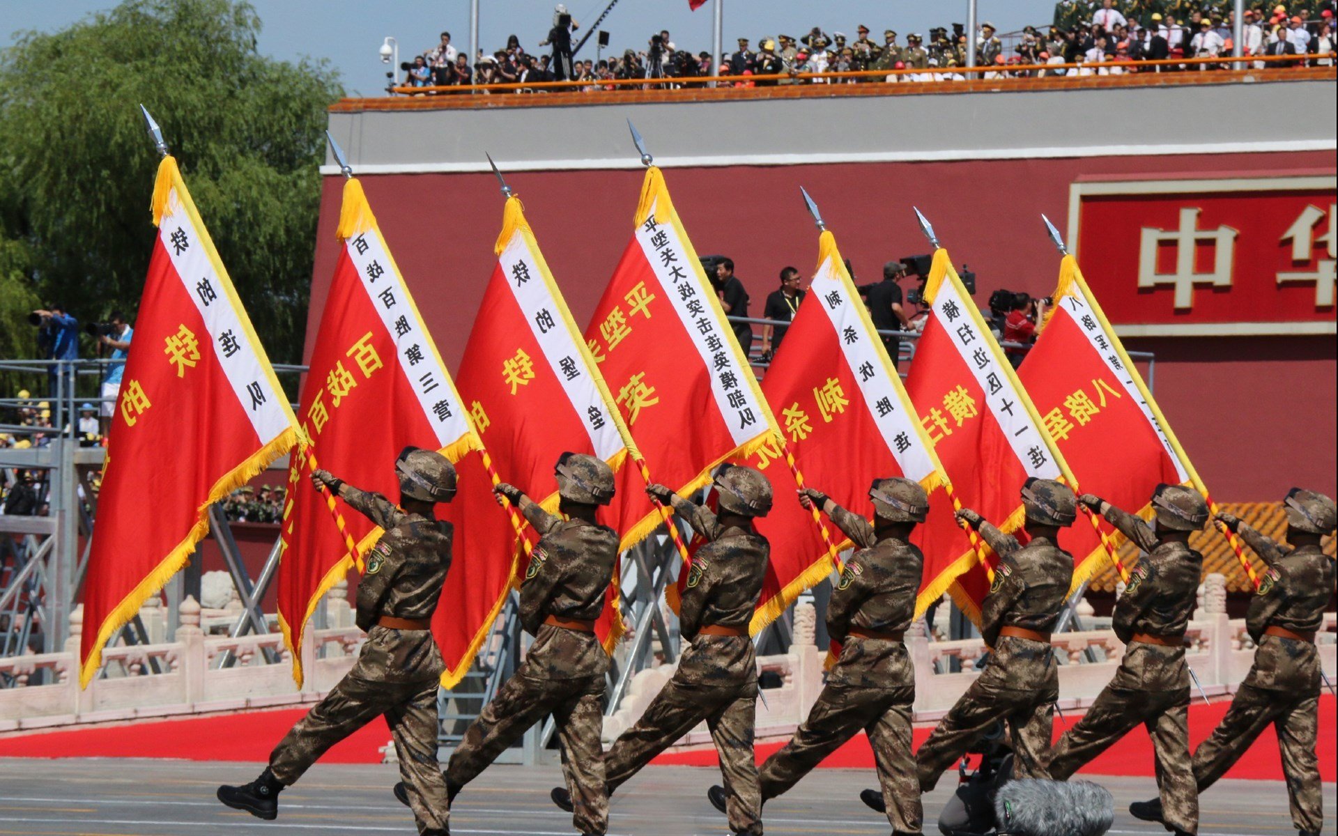 一球定乾坤，里斯·詹姆斯的钢铁意志改写英超冠军夜