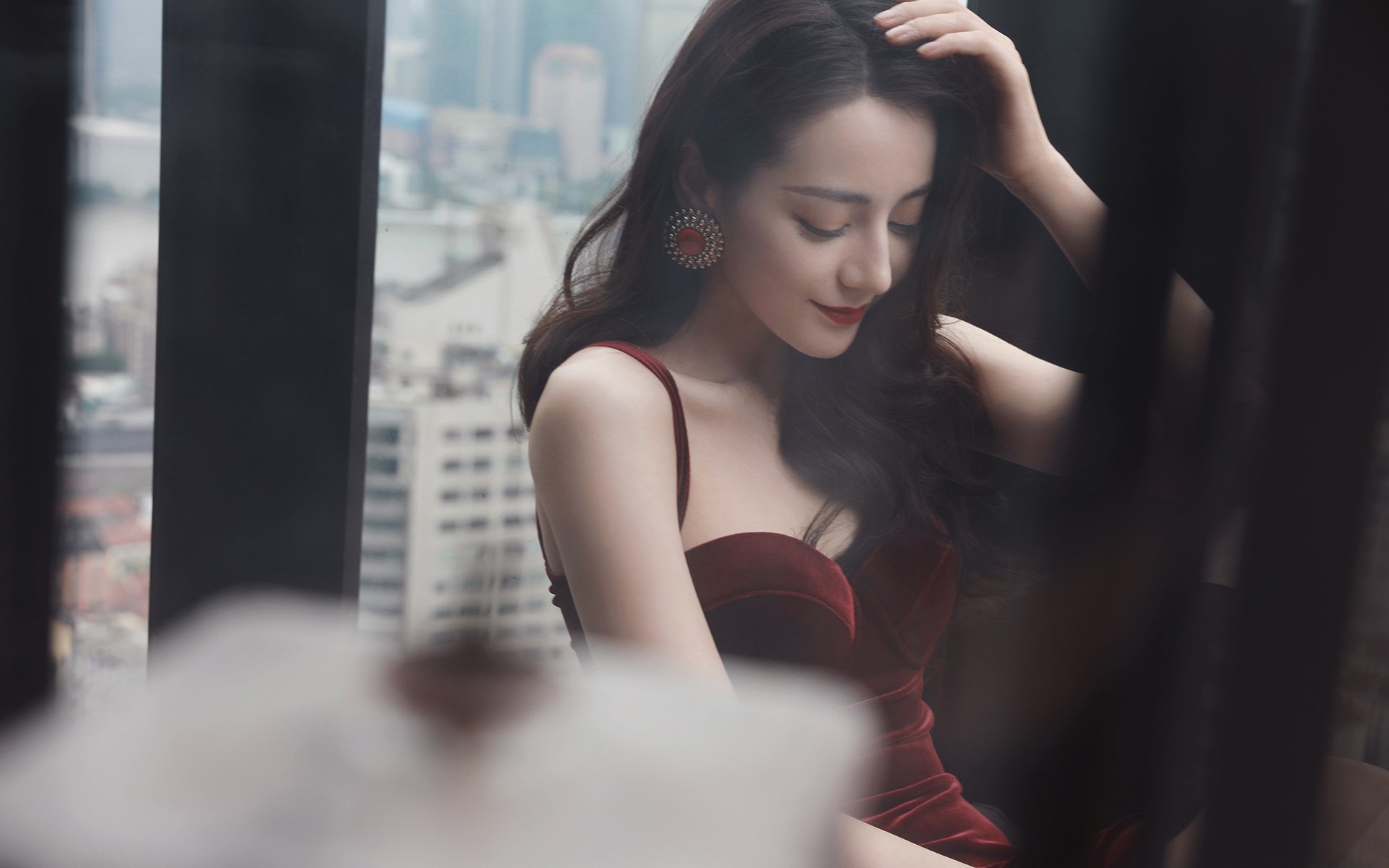 西甲国家德比之夜，当旧王冠落入新神掌中—哈兰德重新定义大场面先生